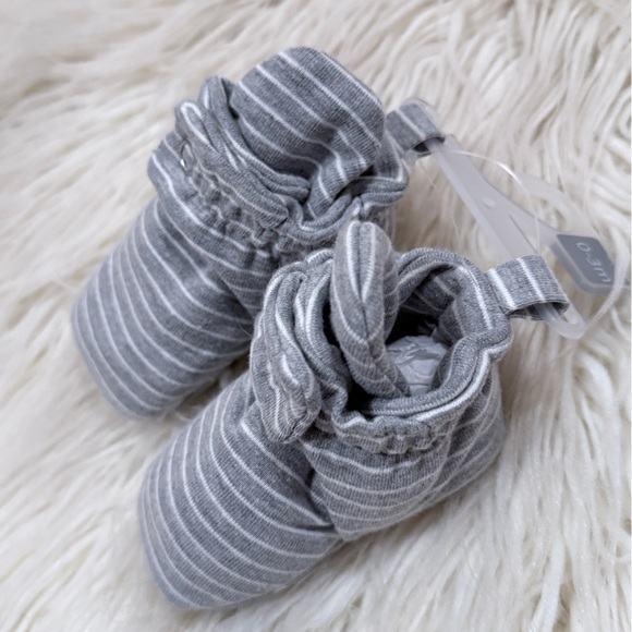 Robeez Gray Striped Baby Shoes - Picture 3 of 4